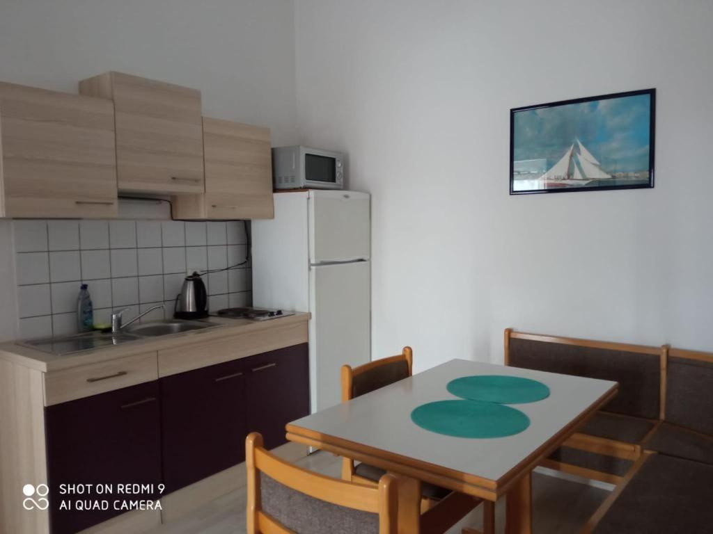Apartments Triton Rogoznica  Buitenkant foto