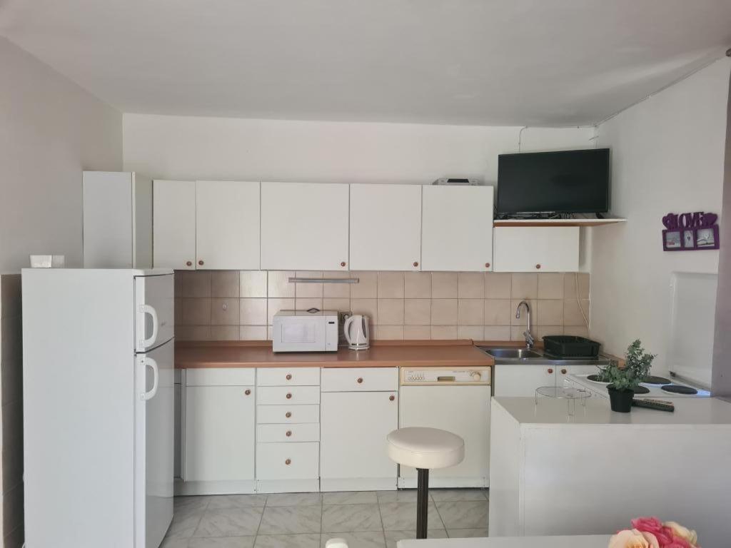 Apartments Triton Rogoznica  Buitenkant foto