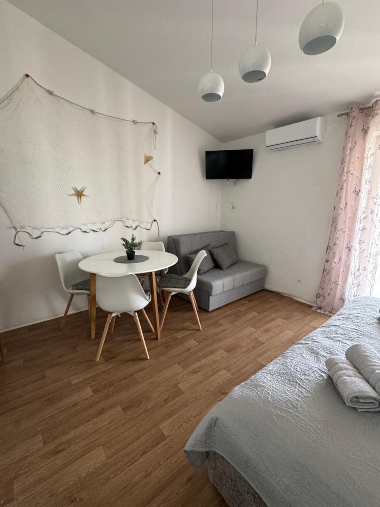Apartments Triton Rogoznica  Buitenkant foto