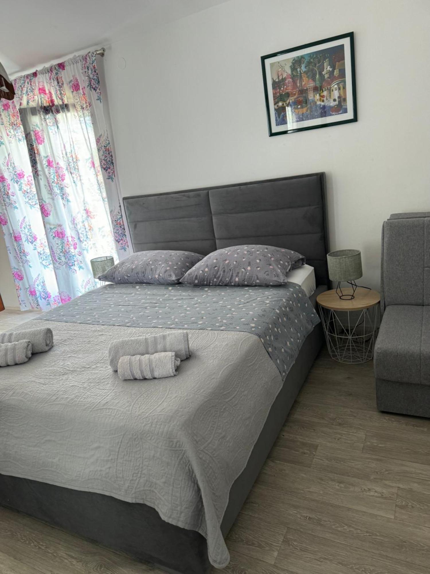 Apartments Triton Rogoznica  Buitenkant foto